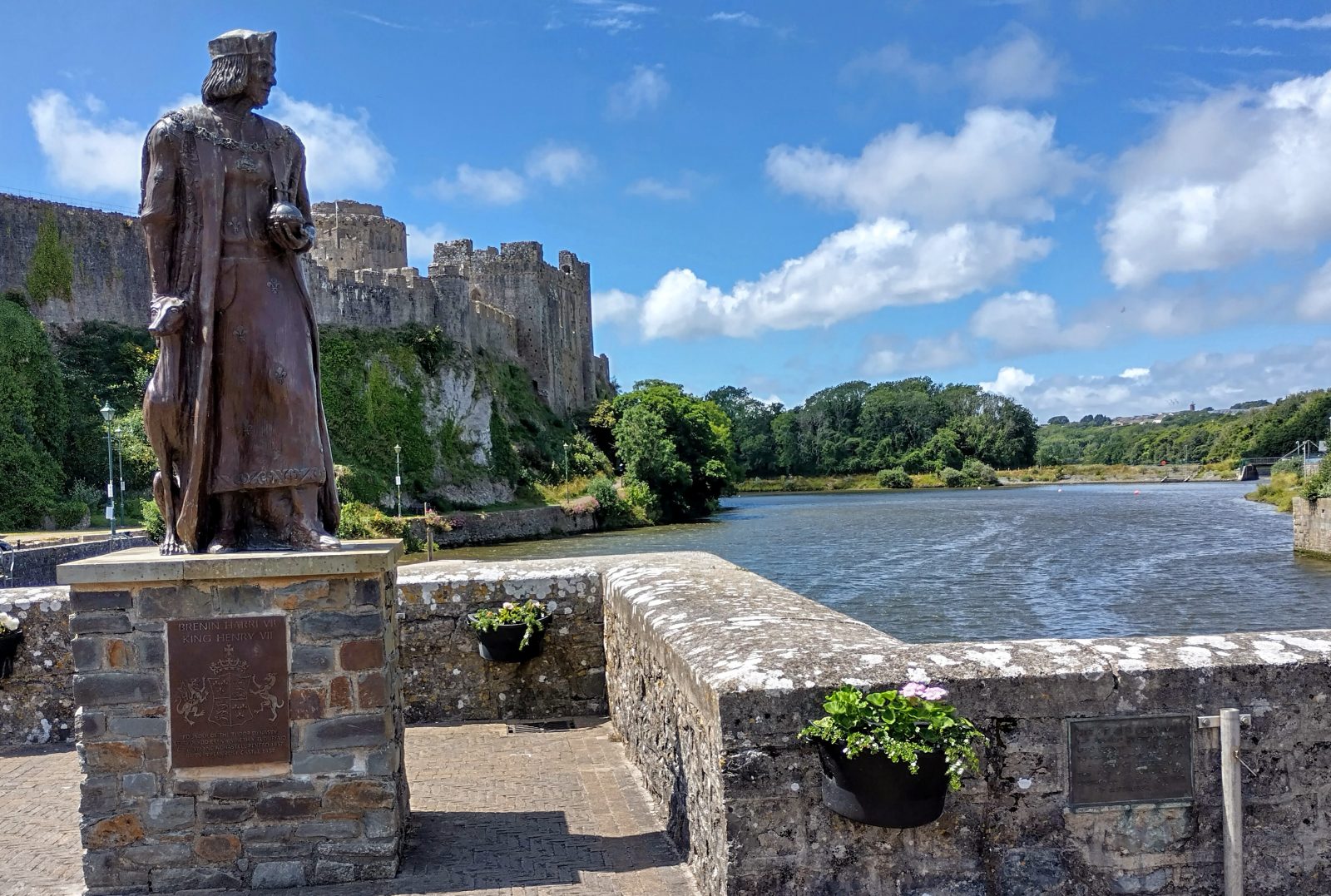 Statue of Henry Tudor with Pembroke Castle in the background
